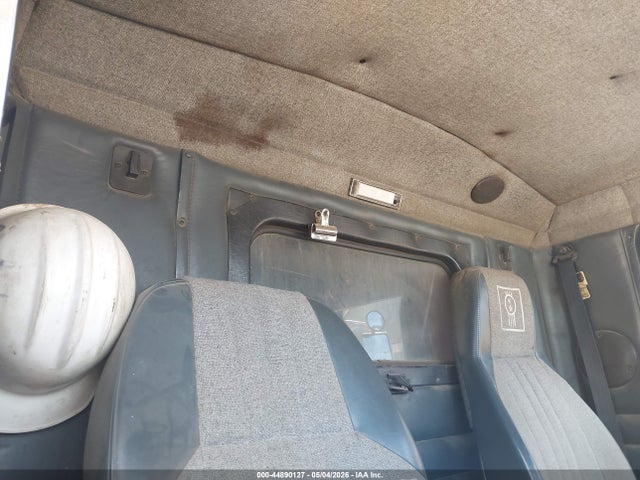 Продаж на аукціоні авто 1997 Kenworth Construction T800, vin: 1NKDXA0X2VJ732730, номер лоту: 44890127