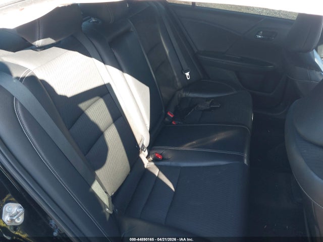 Продажа на аукционе авто 2016 Honda Accord Sport, vin: 1HGCR2F5XGA136823, номер лота: 44890165