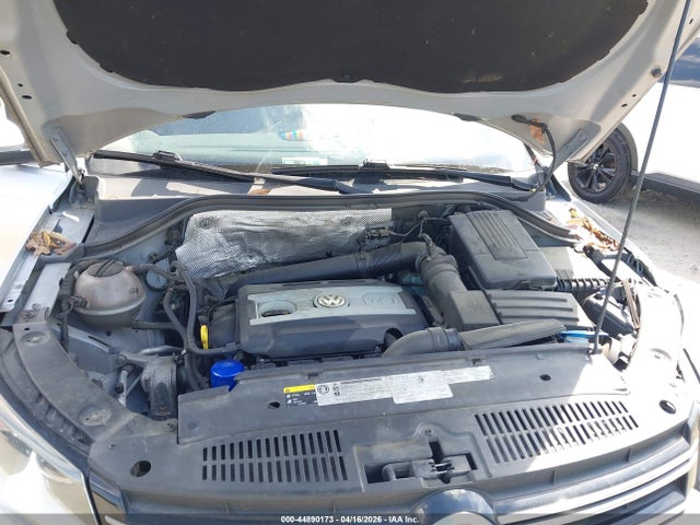 WVGAV7AX5FW527723 Volkswagen Tiguan Sel