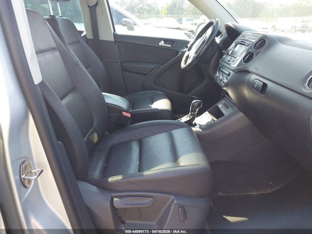 WVGAV7AX5FW527723 Volkswagen Tiguan Sel