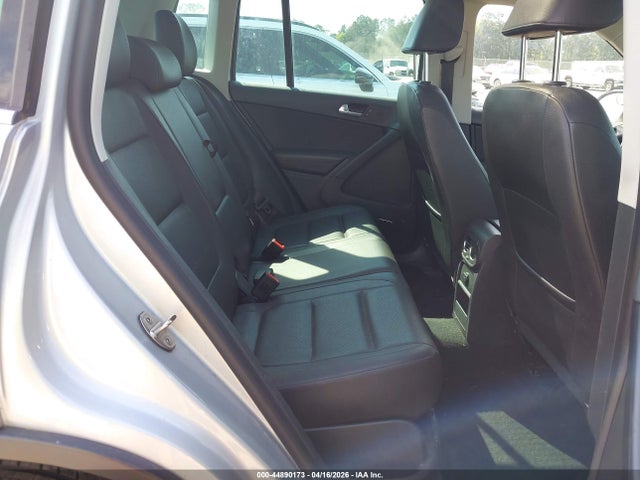 WVGAV7AX5FW527723 Volkswagen Tiguan Sel
