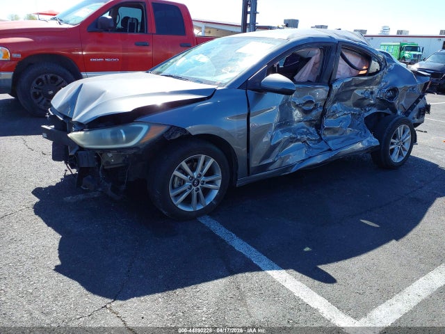 Hyundai ELANTRA SEL 2018 5NPD84LF7JH300995 Image 2