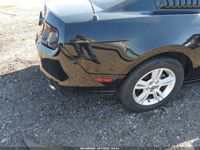2014 Ford Mustang V6 მანქანა იყიდება აუქციონზე, vin: 1ZVBP8AM2E5295825, აუქციონის ნომერი: 44890265