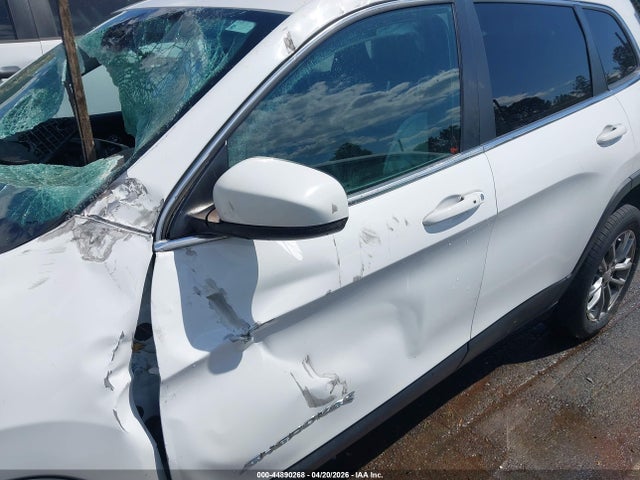 44890268 :رقم المزاد ، 1C4PJLLB1LD586165 vin ، 2020 Jeep Cherokee Latitude Plus Fwd مزاد بيع