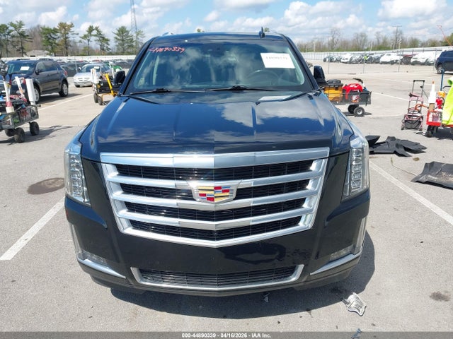 44890339 :رقم المزاد ، 1GYS4HKJ1JR226959 vin ، 2018 Cadillac Escalade Esv Luxury مزاد بيع