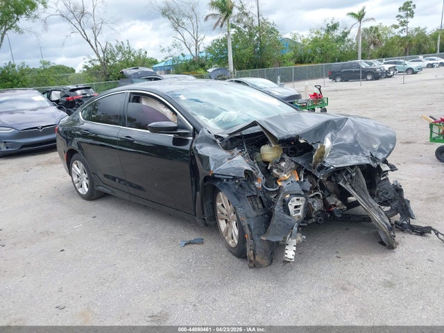 44890461 :رقم المزاد ، 1C3CCCAB8FN705067 vin ، 2015 Chrysler 200 Limited مزاد بيع