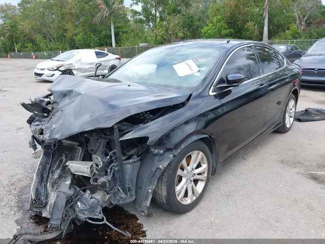 2015 Chrysler 200 Limited მანქანა იყიდება აუქციონზე, vin: 1C3CCCAB8FN705067, აუქციონის ნომერი: 44890461