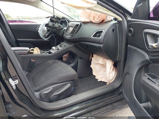2015 Chrysler 200 Limited მანქანა იყიდება აუქციონზე, vin: 1C3CCCAB8FN705067, აუქციონის ნომერი: 44890461