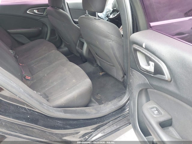 2015 Chrysler 200 Limited მანქანა იყიდება აუქციონზე, vin: 1C3CCCAB8FN705067, აუქციონის ნომერი: 44890461