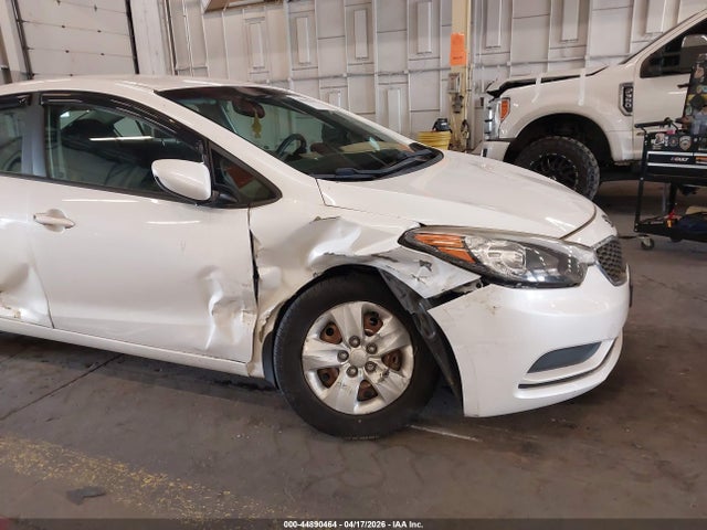 KNAFK4A67E5076000 KIA FORTE LX