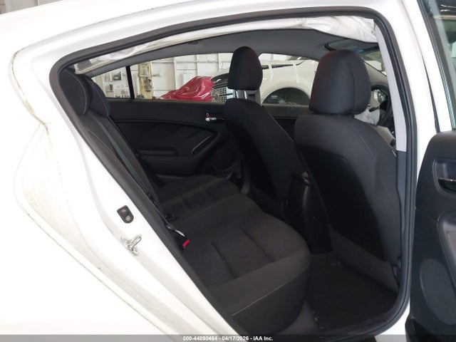 KNAFK4A67E5076000 KIA FORTE LX