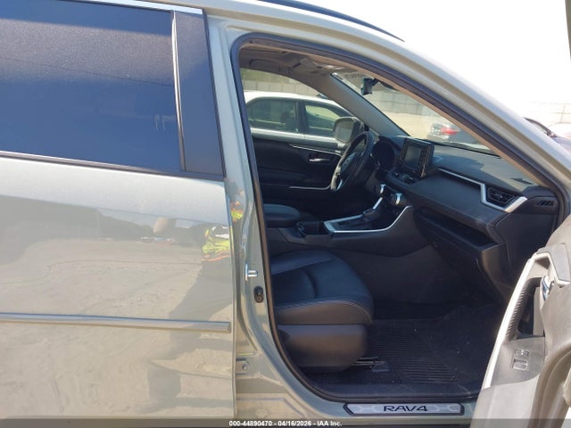 Продаж на аукціоні авто 2022 Toyota Rav4 Xle Premium, vin: 2T3A1RFV6NW297285, номер лоту: 44890470