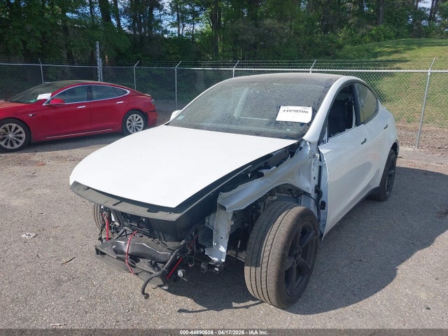 7SAYGDED0TF399499 Tesla Model Y Premium Rear-wheel Drive/standard Rear-wheel Drive