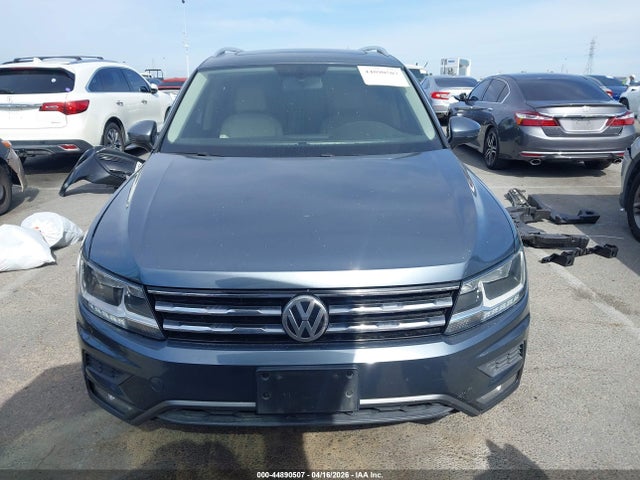 44890507 :رقم المزاد ، 3VV3B7AX1JM046125 vin ، 2018 Volkswagen Tiguan 2.0t Se/2.0t Sel مزاد بيع