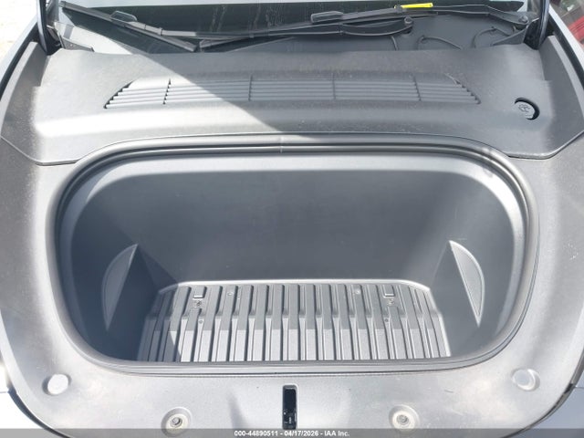 Продаж на аукціоні авто 2024 Tesla Model Y Long Range Dual Motor All-wheel Drive, vin: 7SAYGAEE1RF199375, номер лоту: 44890511