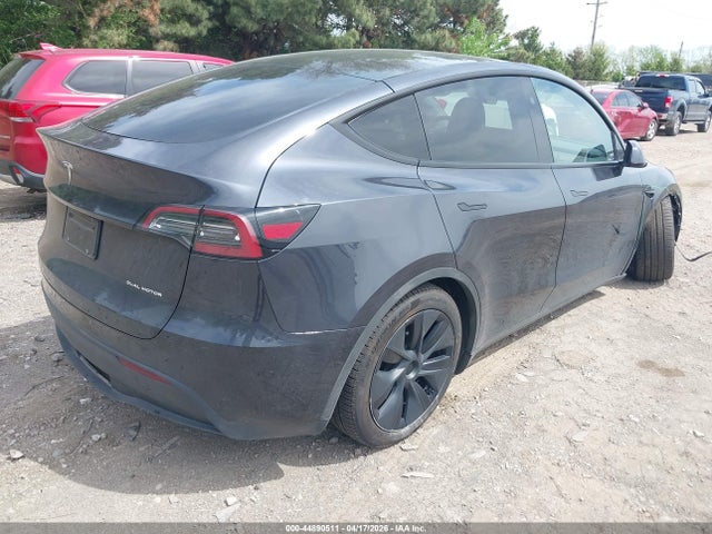 Продаж на аукціоні авто 2024 Tesla Model Y Long Range Dual Motor All-wheel Drive, vin: 7SAYGAEE1RF199375, номер лоту: 44890511
