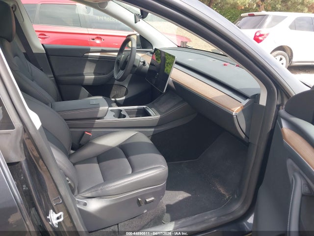 Продаж на аукціоні авто 2024 Tesla Model Y Long Range Dual Motor All-wheel Drive, vin: 7SAYGAEE1RF199375, номер лоту: 44890511