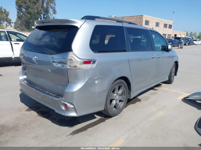 Aukcja sprzedaży 2017 Toyota Sienna Se Premium 8 Passenger, vin: 5TDXZ3DC8HS810964, numer aukcji: 44890534
