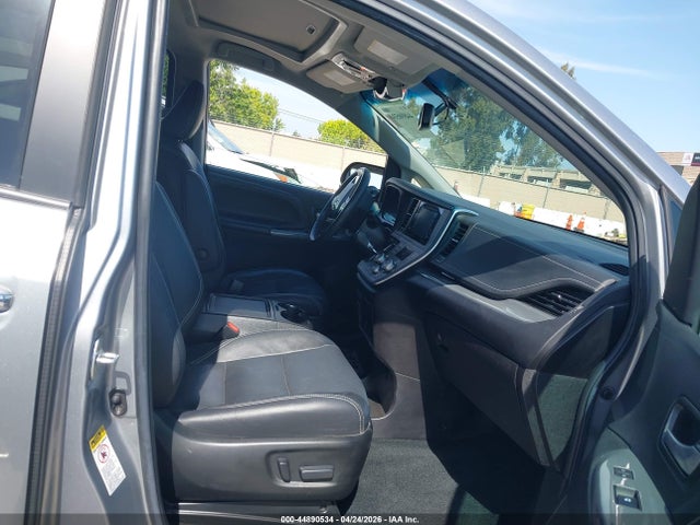 Aukcja sprzedaży 2017 Toyota Sienna Se Premium 8 Passenger, vin: 5TDXZ3DC8HS810964, numer aukcji: 44890534