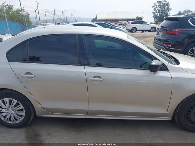 Продажа на аукционе авто 2013 Volkswagen Jetta 2.0l S, vin: 3VW2K7AJ9DM228842, номер лота: 44890558