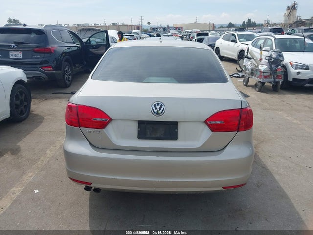 Продажа на аукционе авто 2013 Volkswagen Jetta 2.0l S, vin: 3VW2K7AJ9DM228842, номер лота: 44890558