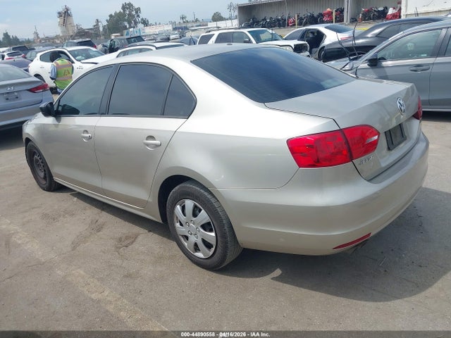 Продажа на аукционе авто 2013 Volkswagen Jetta 2.0l S, vin: 3VW2K7AJ9DM228842, номер лота: 44890558