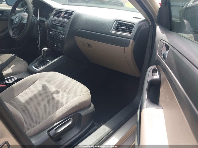 Продажа на аукционе авто 2013 Volkswagen Jetta 2.0l S, vin: 3VW2K7AJ9DM228842, номер лота: 44890558