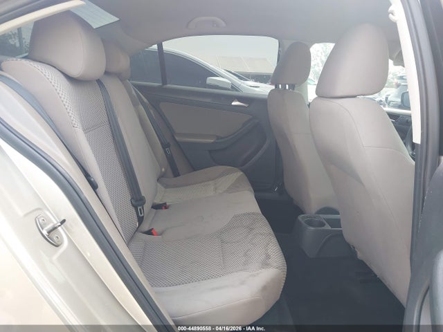 Продажа на аукционе авто 2013 Volkswagen Jetta 2.0l S, vin: 3VW2K7AJ9DM228842, номер лота: 44890558
