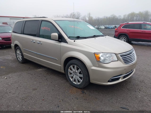 44890594 :رقم المزاد ، 2C4RC1BG1FR742758 vin ، 2015 Chrysler Town & Country Touring مزاد بيع