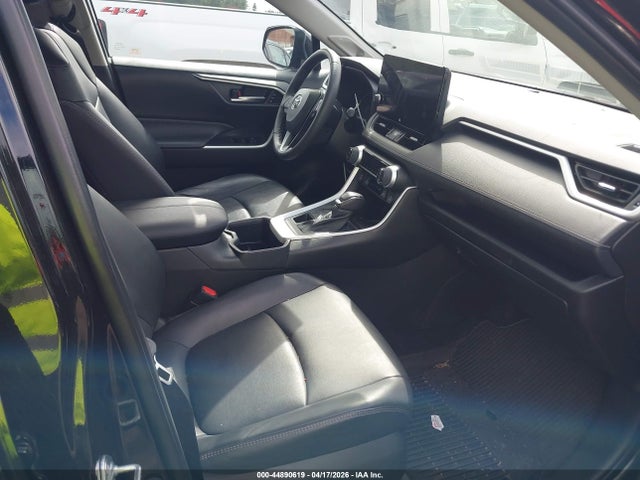 2T3A1RFV0RC394358 Toyota Rav4 Xle Premium