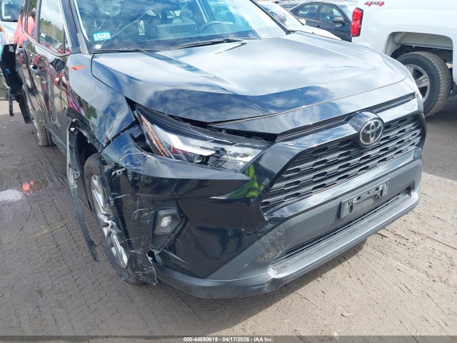 2T3A1RFV0RC394358 Toyota Rav4 Xle Premium