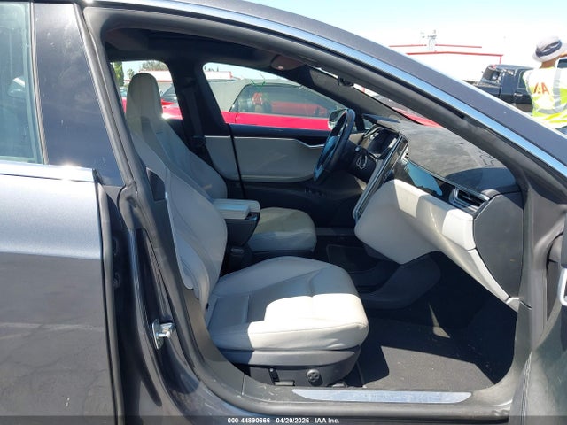 44890666 :رقم المزاد ، 5YJSA1E26GF126767 vin ، 2016 Tesla Model S 60d/70d/75d/85d/90d مزاد بيع