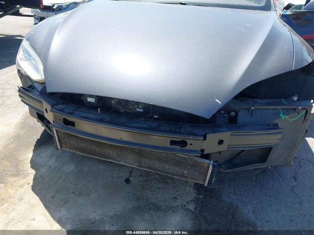 44890666 :رقم المزاد ، 5YJSA1E26GF126767 vin ، 2016 Tesla Model S 60d/70d/75d/85d/90d مزاد بيع