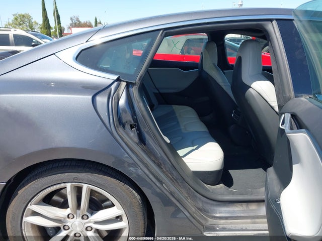 44890666 :رقم المزاد ، 5YJSA1E26GF126767 vin ، 2016 Tesla Model S 60d/70d/75d/85d/90d مزاد بيع