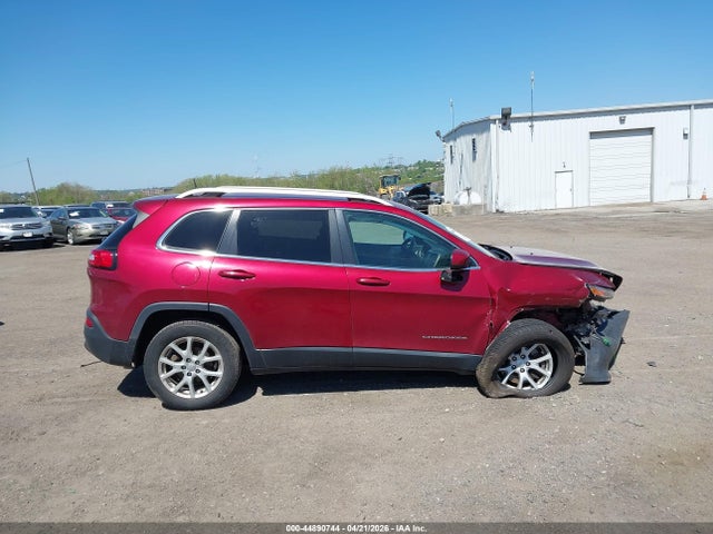 Продаж на аукціоні авто 2017 Jeep Cherokee Latitude Fwd, vin: 1C4PJLCB8HW502497, номер лоту: 44890744