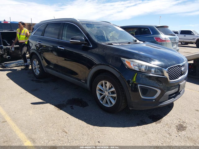 44890779 :رقم المزاد ، 5XYPGDA3XHG327778 vin ، 2017 Kia Sorento 2.4l Lx مزاد بيع