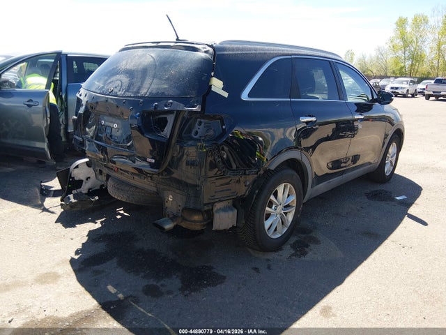 44890779 :رقم المزاد ، 5XYPGDA3XHG327778 vin ، 2017 Kia Sorento 2.4l Lx مزاد بيع