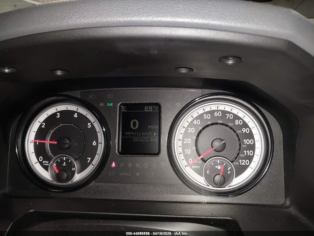 44890795 :رقم المزاد ، 1C6RR7KG6JS106210 vin ، 2018 Ram 1500 Tradesman  4x4 5'7 Box مزاد بيع
