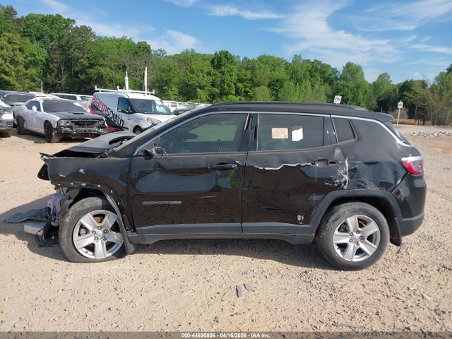 44890806 :رقم المزاد ، 3C4NJCBB6NT138865 vin ، 2022 Jeep Compass Latitude Fwd مزاد بيع
