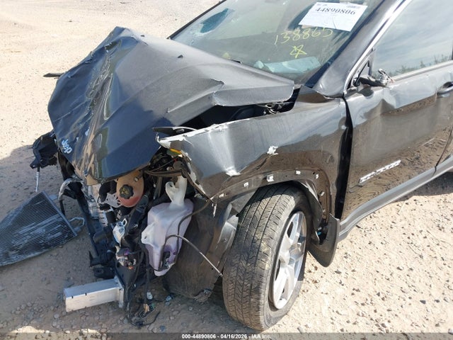 44890806 :رقم المزاد ، 3C4NJCBB6NT138865 vin ، 2022 Jeep Compass Latitude Fwd مزاد بيع