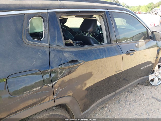 44890806 :رقم المزاد ، 3C4NJCBB6NT138865 vin ، 2022 Jeep Compass Latitude Fwd مزاد بيع