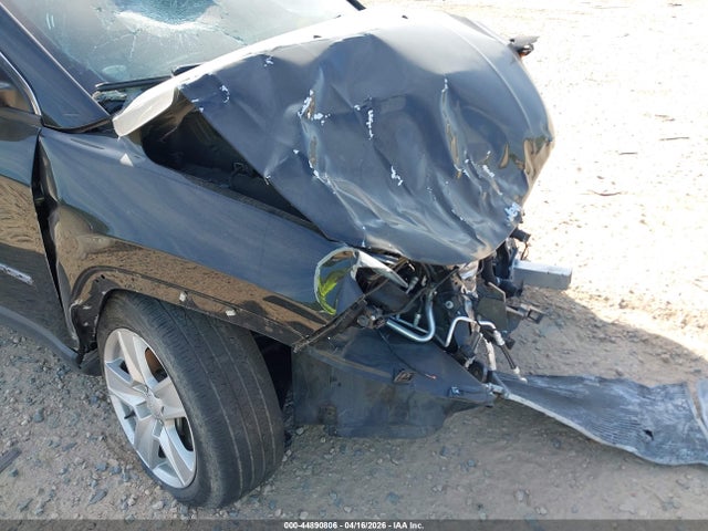 44890806 :رقم المزاد ، 3C4NJCBB6NT138865 vin ، 2022 Jeep Compass Latitude Fwd مزاد بيع
