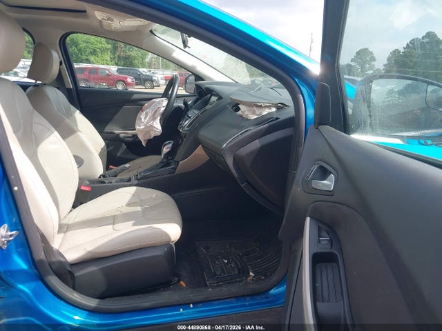 Продажа на аукционе авто 2015 Ford Focus Titanium, vin: 1FADP3J29FL252003, номер лота: 44890868