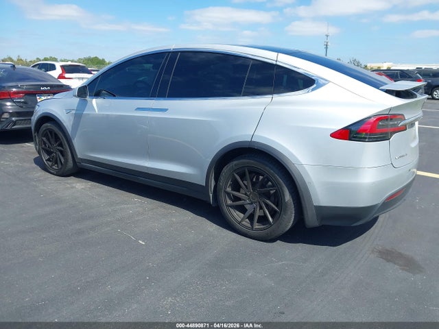 2016 Tesla Model X 60d/70d/75d/90d/p100d მანქანა იყიდება აუქციონზე, vin: 5YJXCBE25GF019120, აუქციონის ნომერი: 44890871