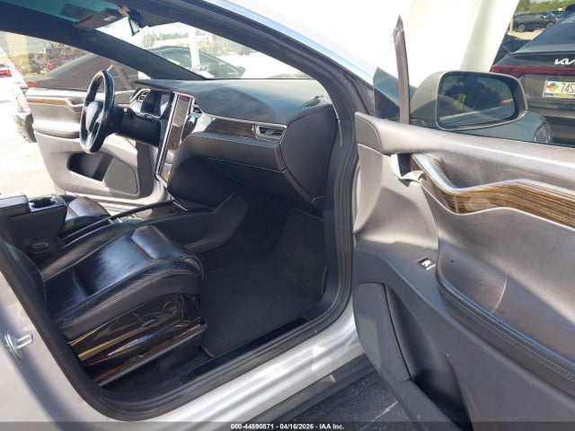 2016 Tesla Model X 60d/70d/75d/90d/p100d მანქანა იყიდება აუქციონზე, vin: 5YJXCBE25GF019120, აუქციონის ნომერი: 44890871