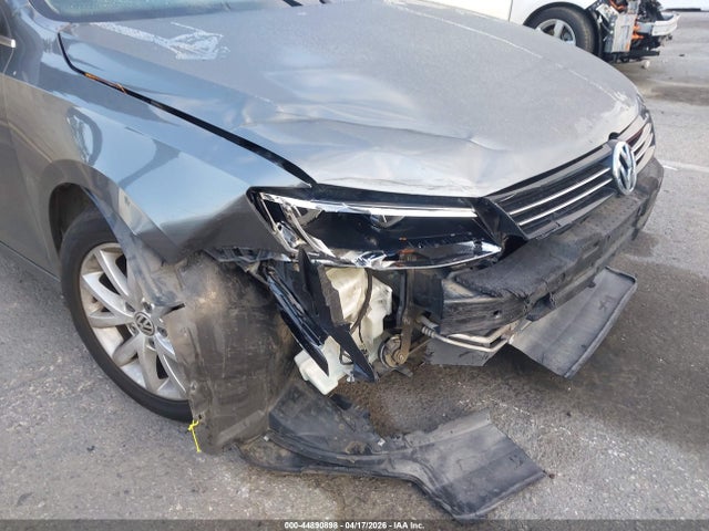 2013 Volkswagen Jetta Se მანქანა იყიდება აუქციონზე, vin: 3VWDP7AJ2DM449810, აუქციონის ნომერი: 44890898