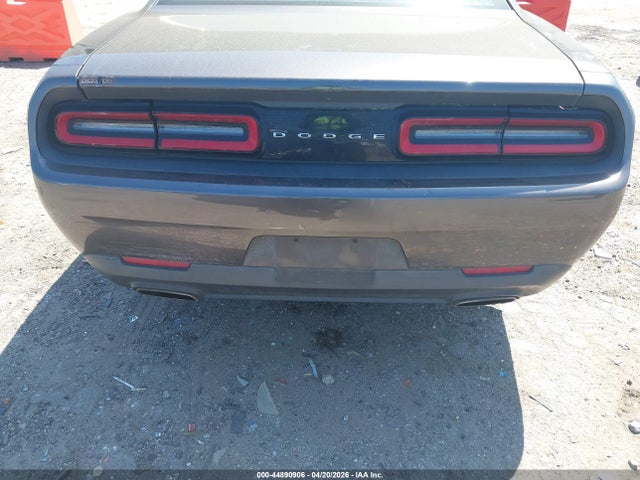 2017 Dodge Challenger Sxt მანქანა იყიდება აუქციონზე, vin: 2C3CDZAG4HH588966, აუქციონის ნომერი: 44890906