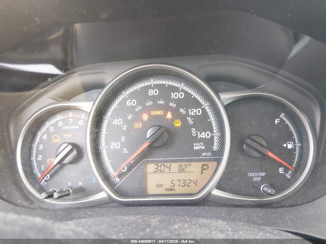 VNKKTUD34HA085420 Toyota YARIS L
