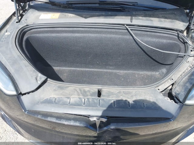 2018 Tesla Model X მანქანა იყიდება აუქციონზე, vin: 5YJXCBE47JF111337, აუქციონის ნომერი: 44890929
