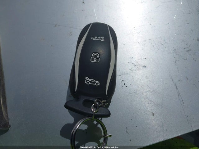2018 Tesla Model X მანქანა იყიდება აუქციონზე, vin: 5YJXCBE47JF111337, აუქციონის ნომერი: 44890929
